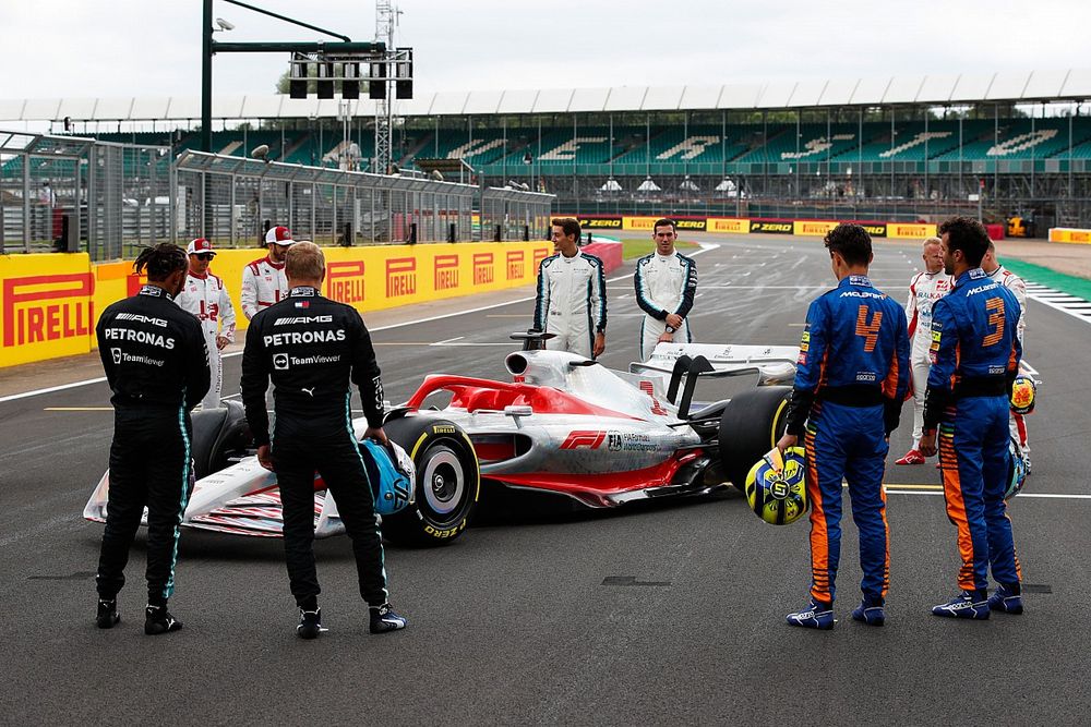 The 2022 Formula 1 car launch event on the Silverstone grid. L-R: Lewis Hamilton, Mercedes, Kimi Raikkonen, Alfa Romeo Racing, Antonio Giovinazzi, Alfa Romeo Racing, Valtteri Bottas, Mercedes, George Russell, Williams, Nicholas Latifi, Williams, Lando Norris, McLaren, Nikita Mazepin, Haas F1, Daniel Ricciardo, McLaren and Nikita Mazepin, Haas F1