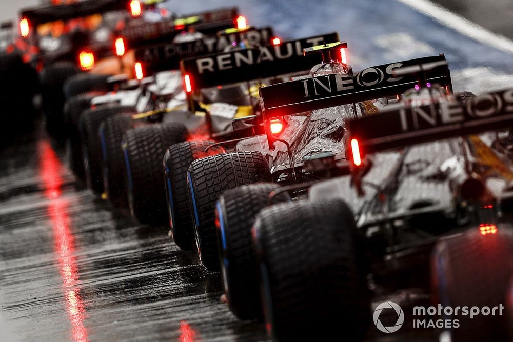 Valtteri Bottas, Mercedes F1 W11 EQ Performance, in the queue to leave the pit lane during Qualifying