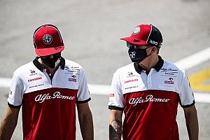 Alfa Romeo подтвердила контракты с Райкконеном и Джовинацци