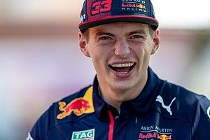 Newey elogia Verstappen: tem apenas 22 anos, mas é um líder na equipe