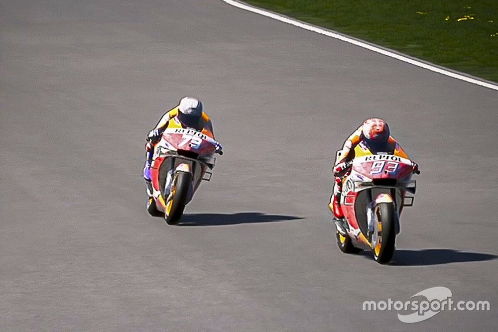 Alex Márquez arrebata a Marc su primera victoria virtual; podio de Rossi