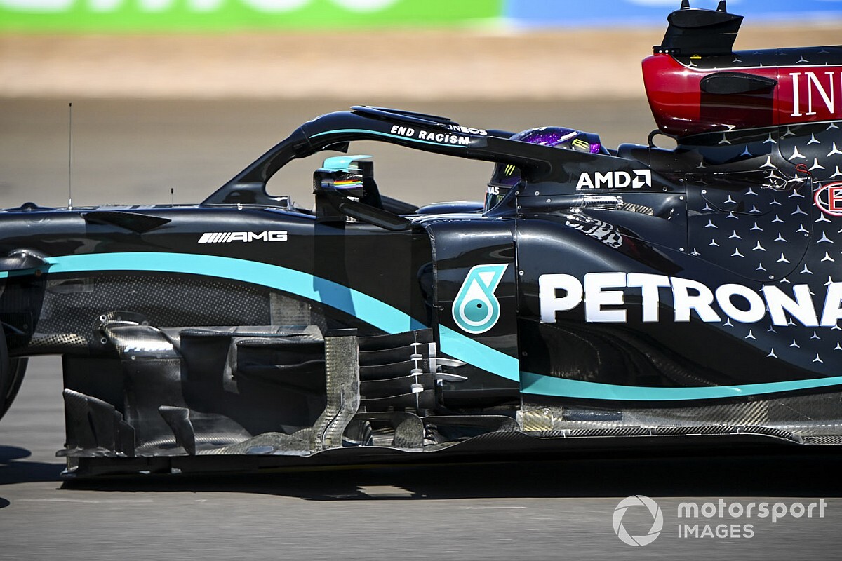 Hamilton: "Per battere Valtteri devo essere sempre al limite"