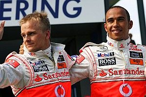 Kovalainen jól kezdett, de a végén szétesett Hamilton mellett a McLarennél