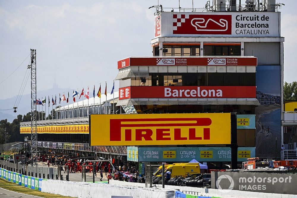 Cars in the busy pit lane 