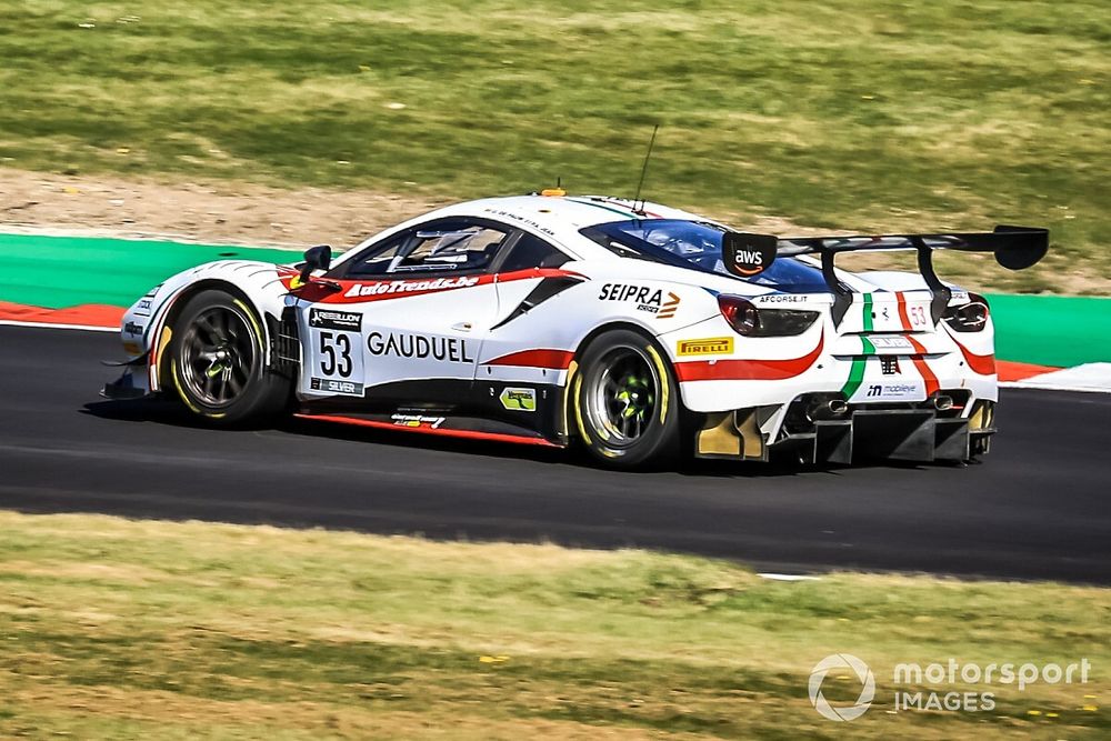 GTWC | Brands Hatch: festa Ferrari-AF in Gara 1, Rossi 13°
