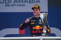 F2 Arabia: Lawson gana la caótica carrera Sprint en Yeda