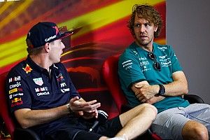 F1-update: Red Bull niet blij met Aston Martin-kopie, De Vries debuteert