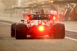 Анализ: Red Bull стала фаворитом из-за проблем Mercedes?