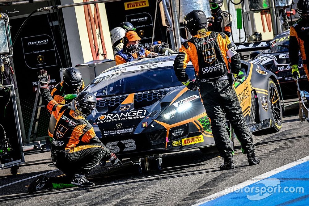 Bortolotti torna fra gli 8 piloti ufficiali Lamborghini