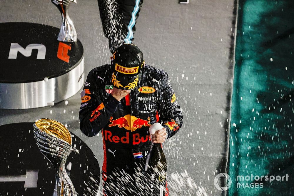 ¿Cómo le habría ido a Verstappen en Mercedes? Max no se arrepiente