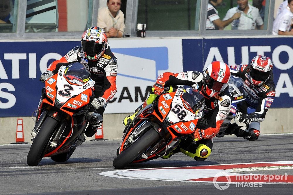El cameo de Simoncelli en SBK que puso a todos en jaque