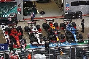 Mi történik egy F1-es autóval, miután vége a szezonnak?