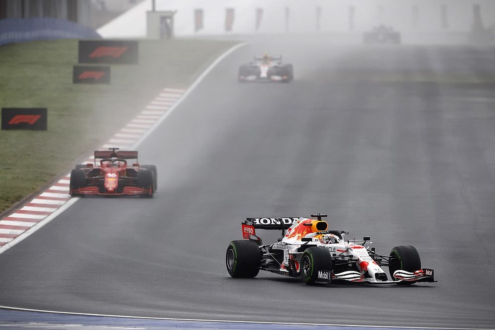 F1トルコ決勝速報:ボッタス今季初優勝! レッドブル勢2-3位表彰台で、フェルスタッペンはランキング首位奪還。角田14番手