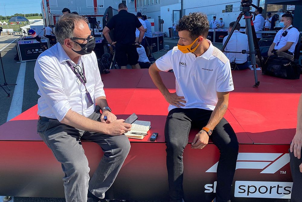 Roberto Chinchero, giornalista di Motorsport.com Italia e Sky SportF1, intervista Daniel Ricciardo, McLaren