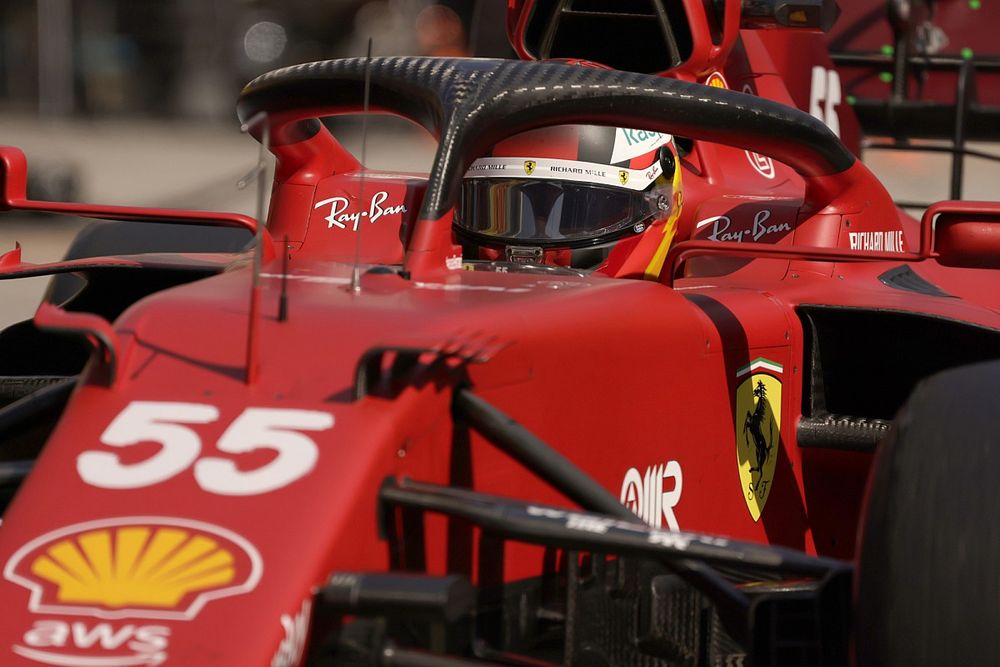 Sainz change de moteur après une alerte chez Ferrari