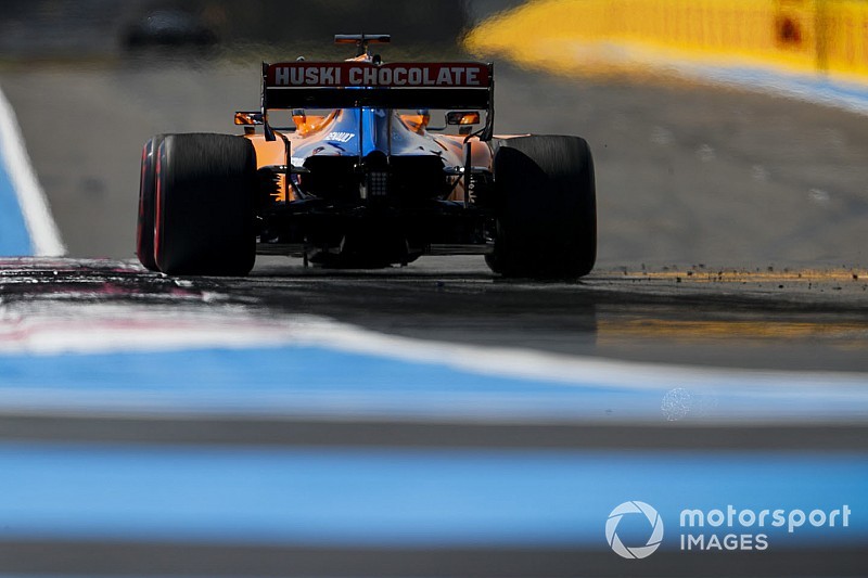 Sainz instala el nuevo motor de Renault y saldrá al fondo de la parrilla