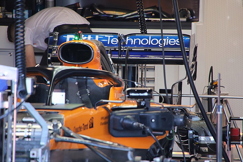 McLaren: copiati sulla MCL34 i supporti degli specchietti Mercedes