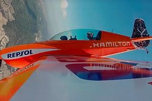Vídeo espectacular: Marc Márquez alza el vuelo y hace un ‘looping’