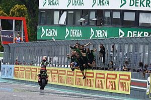 SBK, Imola: Rea si impone nella Superpole Race, Davies a podio