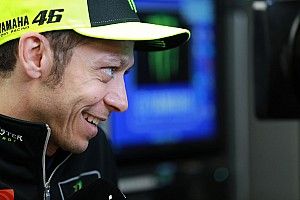 Valentino: "Le altre Yamaha vanno forte, io devo trovare la quadra"