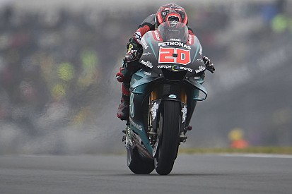 Quartararo lidera un warm up plagado de incidentes