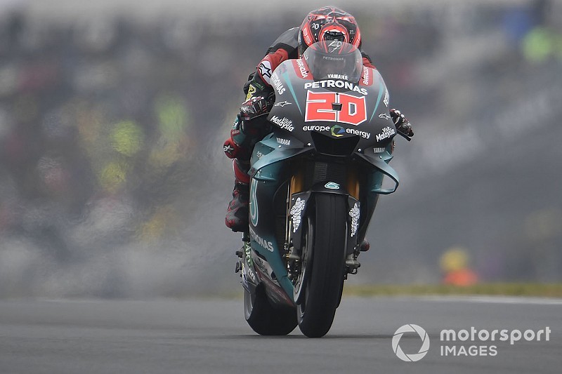 Quartararo lidera un warm up plagado de incidentes