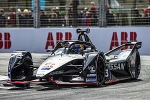 Fotostrecke: Die Schweizer Buemi und Mortara beim Paris E-Prix in der Formel E