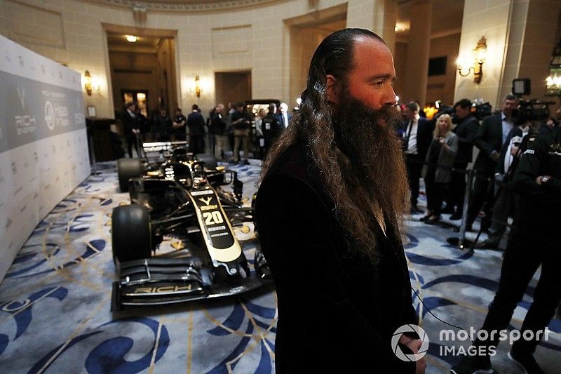Титульный спонсор Haas сменил имя, Уильям Стори ушел с поста директора