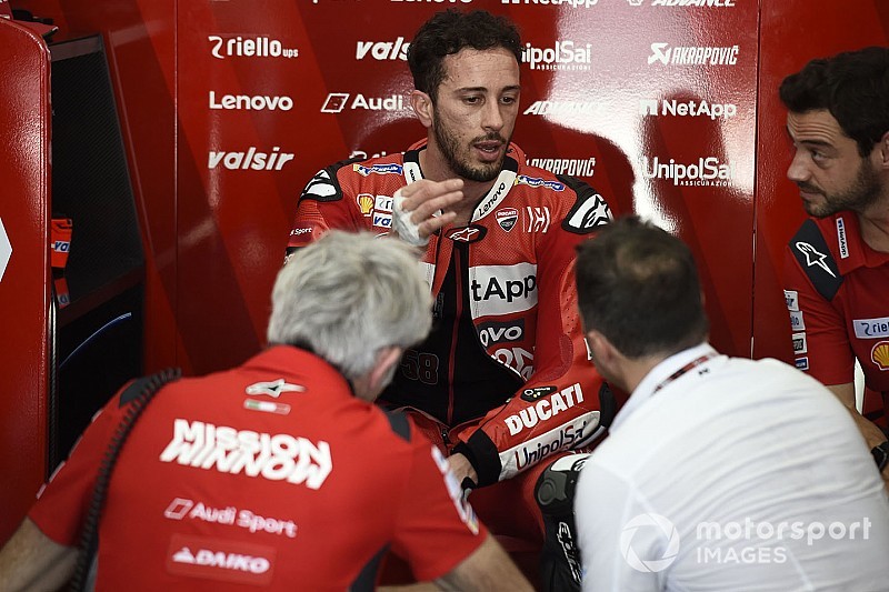 Dovizioso: “No me importa compartir estrategias con Petrucci; si me gana, chapeau”