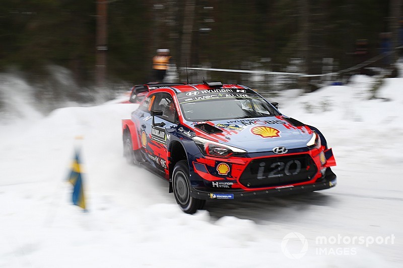 Neuville : "L'objectif est clairement la deuxième place"