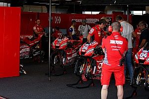 Les Ducati officielles en difficulté
