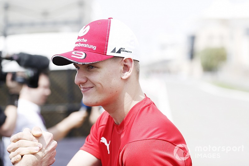Test F1 Bahrain, Giorno 2: Mick Schumacher passa sull'Alfa Romeo. Vettel sulla Ferrari