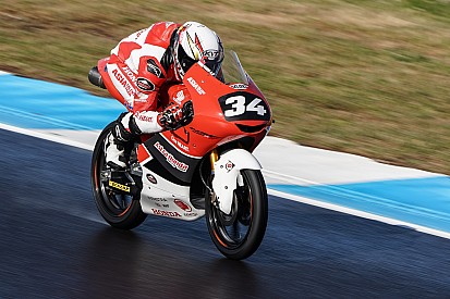 CEV Moto3 Estoril: Debut apik Mario Suryo Aji