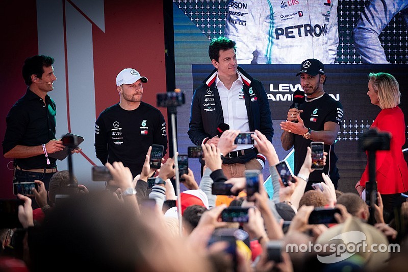 Bottas: Ferrari'yi yenebilmek için sürekli gelişmemiz gerekiyor