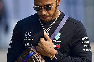 Lewis Hamilton már modellként is az elithez tartozik?