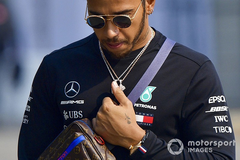 Lewis Hamilton már modellként is az elithez tartozik?
