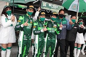 今季初勝利を飾った777号車D’stationヴァンテージ、いつもと違う戦略で勝機呼び込む