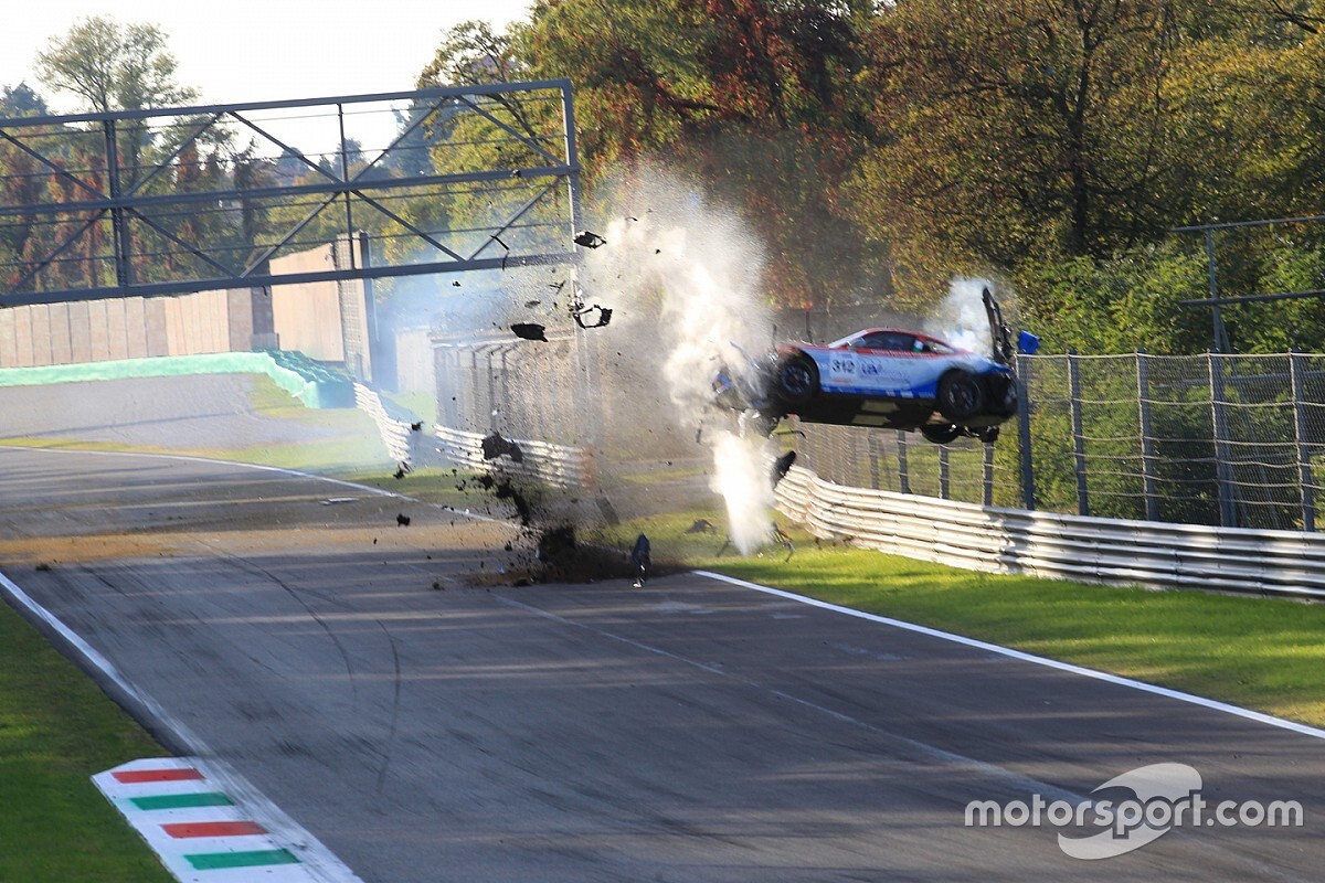 GALERÍA: Secuencia del choque en el GT Italiano en Monza