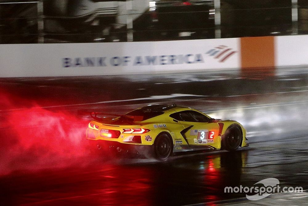 Garcia “crashed four or five times” on way to Charlotte win