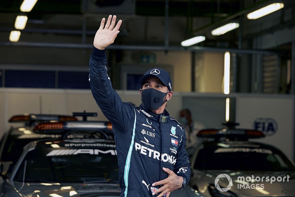Mercedes не подпишет контракт с Хэмилтоном до конца сезона-2020