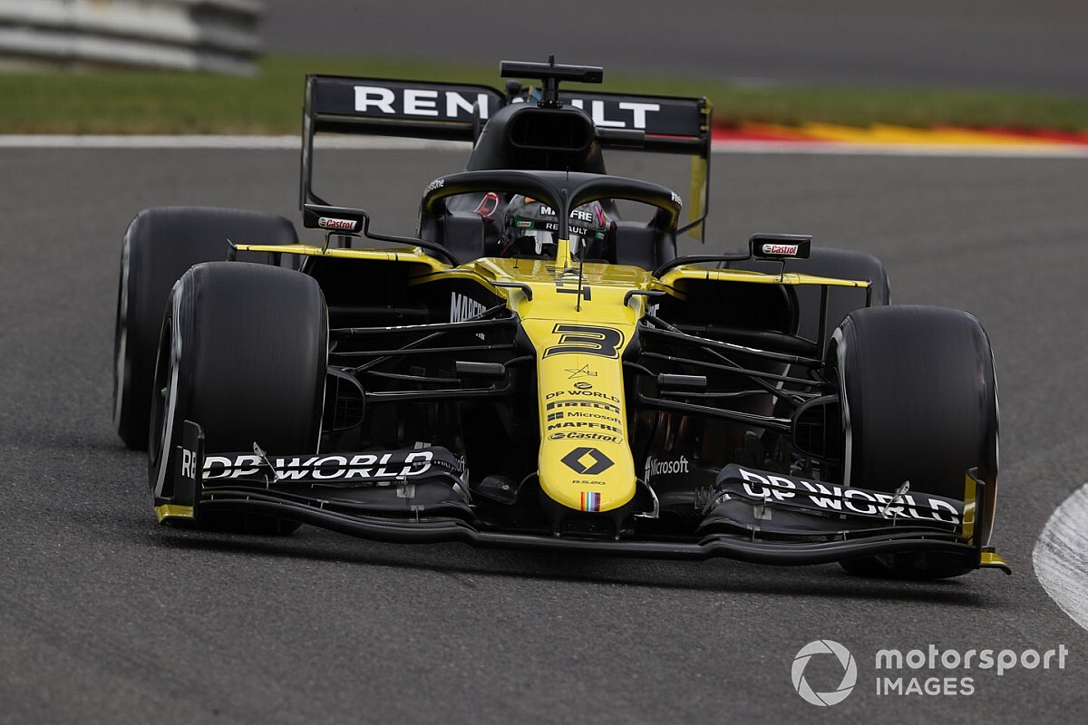 Ricciardo sorride: nessun guasto al cambio e al motore
