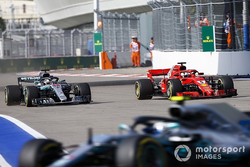 Hamilton: I avoided crash after Vettel's "double move"