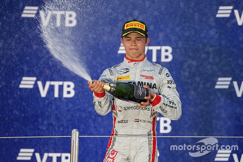 De Vries: Albon ve Norris benden daha iyi değil ama F1'e girdiler
