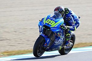 MotoGP, Phillip Island, Libere 2: Iannone a cannone, ma brilla anche Petrucci