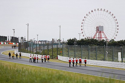 Verstappen wil DRS in 130R, Vettel vergelijkt het met Mario Kart