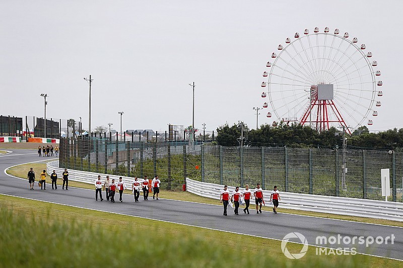 Verstappen wil DRS in 130R, Vettel vergelijkt het met Mario Kart