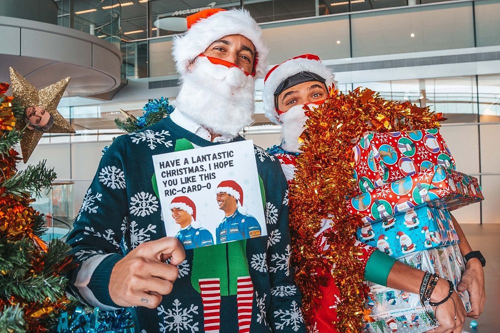 Gli auguri di Natale dal mondo dei motori