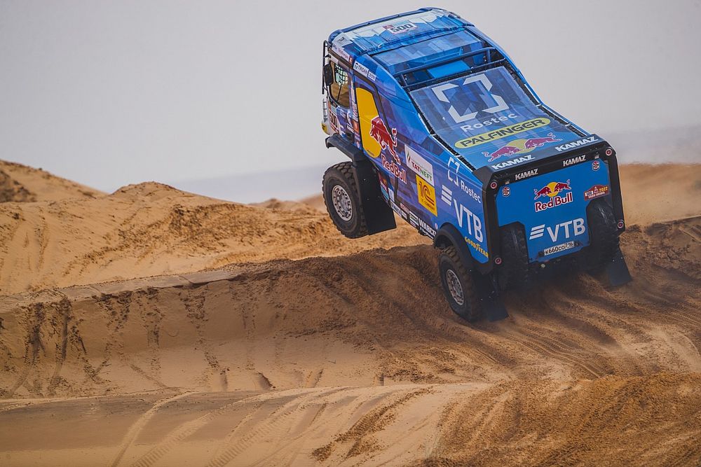 Sotnikov wint derde etappe, Van Kasteren en Van den Brink in top-vijf