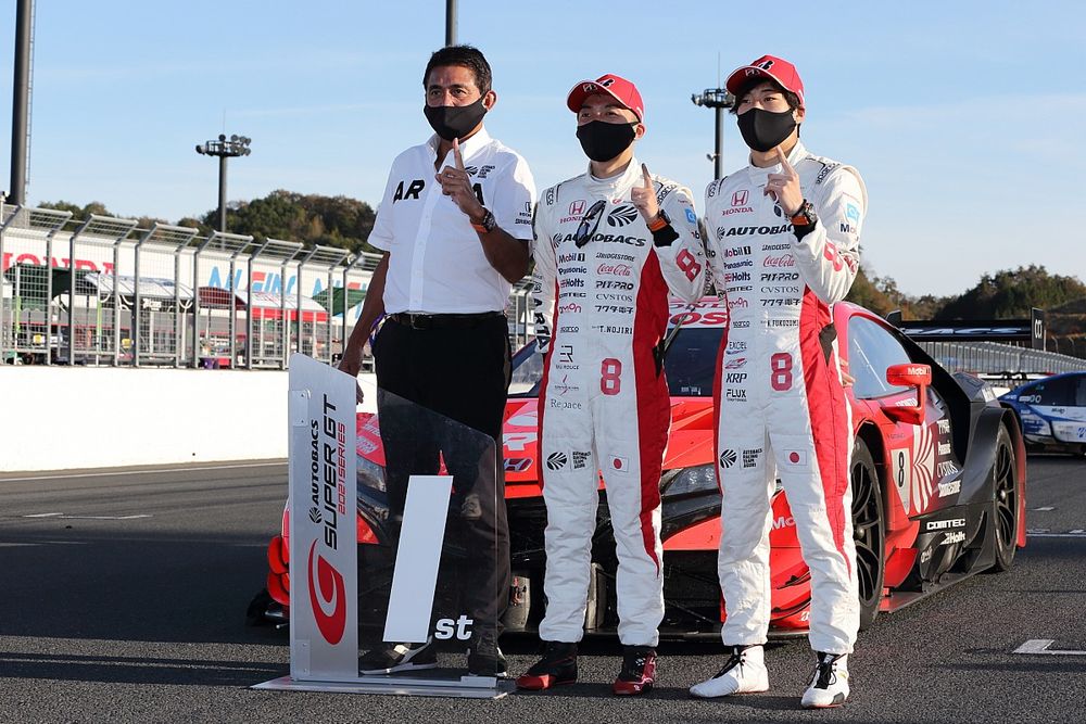 スーパーGT第7戦もてぎ決勝レポート(GT500):最終周でカルソニックGT-Rにまさかのガス欠! ARTA NSXが連勝飾る