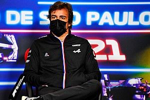 ¿Hablan demasiado los pilotos con los medios? Alonso así lo cree